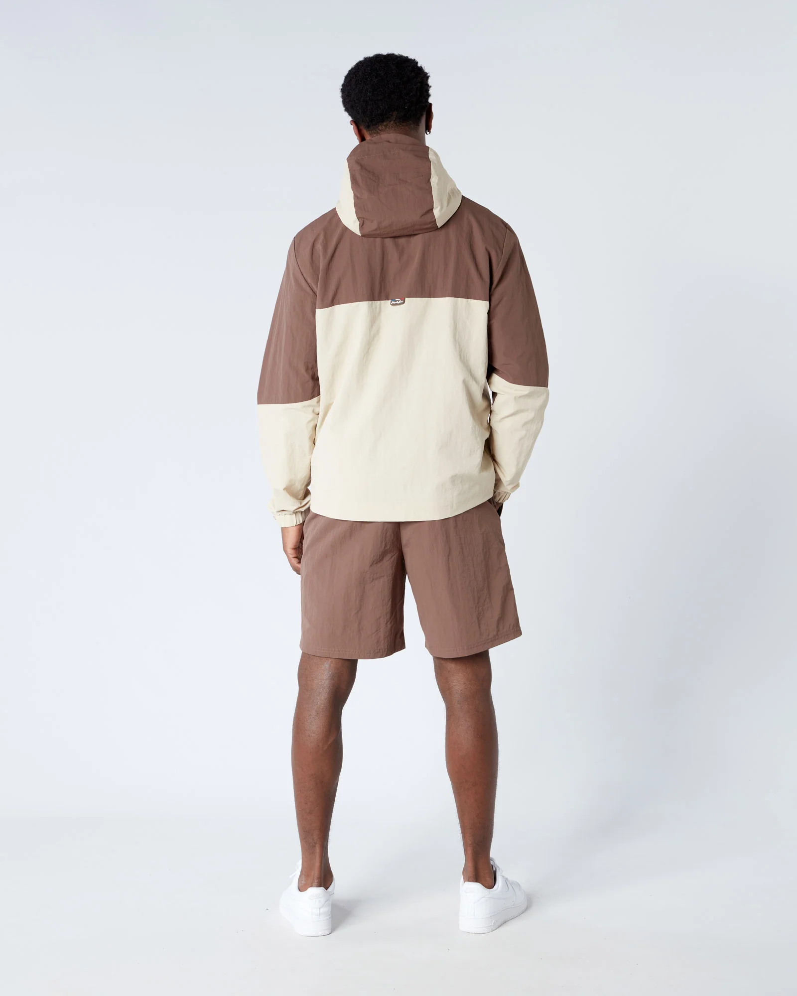 Angle Badge Shorts Brown - Image 4